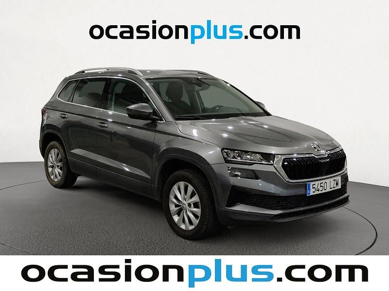 Usado Skoda Karoq Ambition 115 CV (84 kW) 2022 Gris / plata SUV