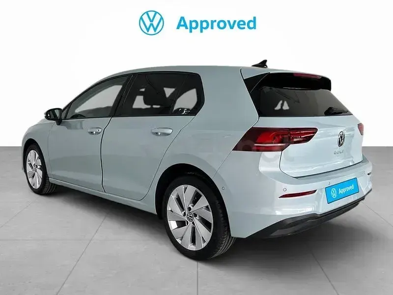 Usado VW Golf VIII 115 CV (84 kW) 2025 Azul Berlina