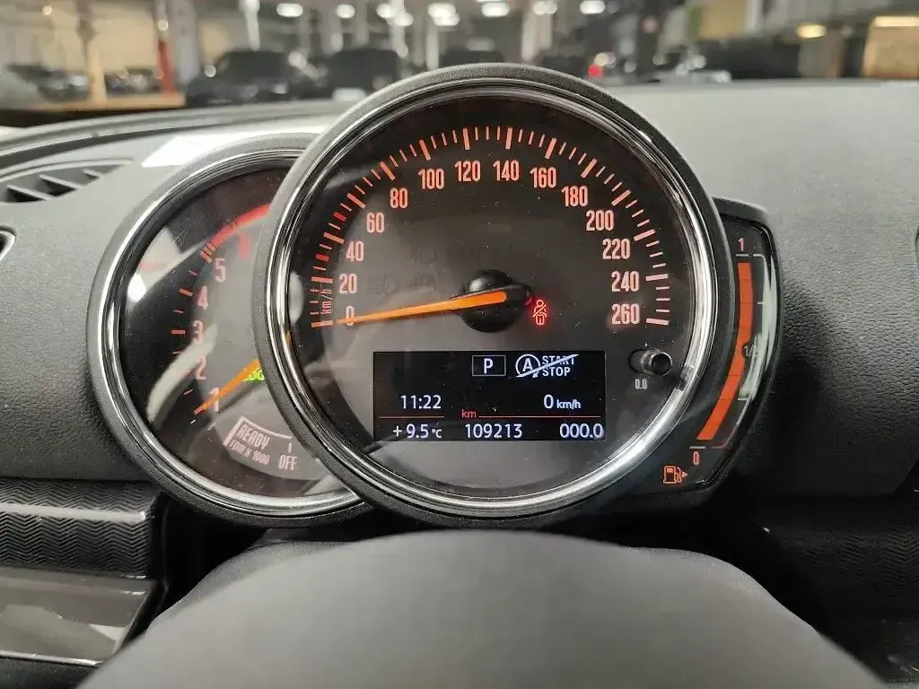 Usado Mini Clubman 115 CV (84 kW) 2022 Gris Familiar