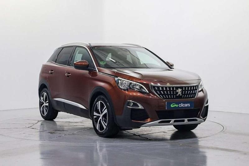 Usado Peugeot 3008 Allure 131 CV (96 kW) 2017 Marrón SUV