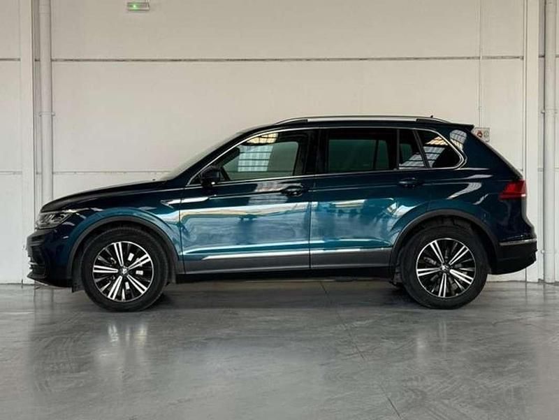 Usado VW Tiguan Life 150 CV (110 kW) 2021 Azul SUV