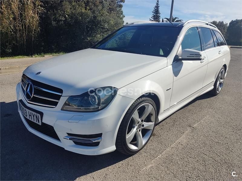 Usado Mercedes C220 170 CV (125 kW) 2014 Blanco Familiar