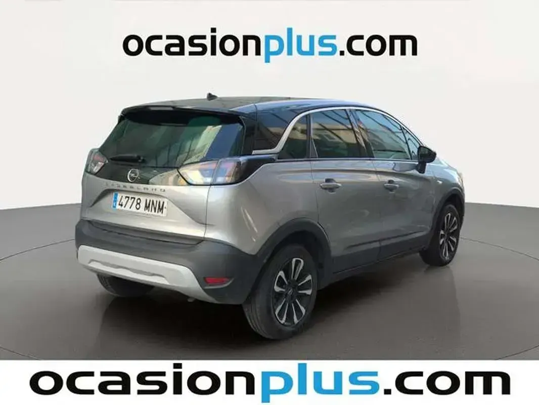Usado Opel Crossland Elegance 131 CV (96 kW) 2024 Plateado SUV