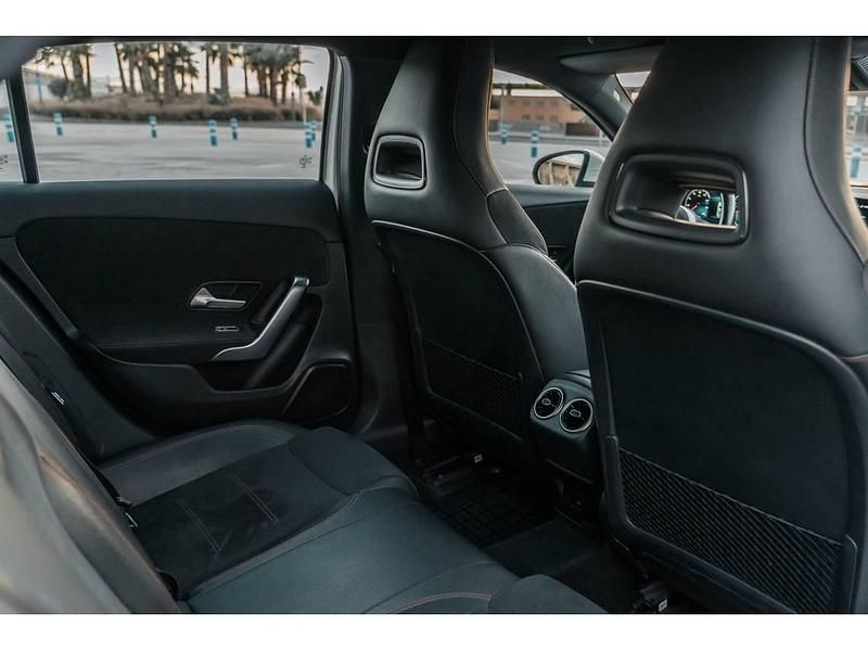 Usado Mercedes A180 AMG 136 CV (100 kW) 2021 Blanco Utilitario