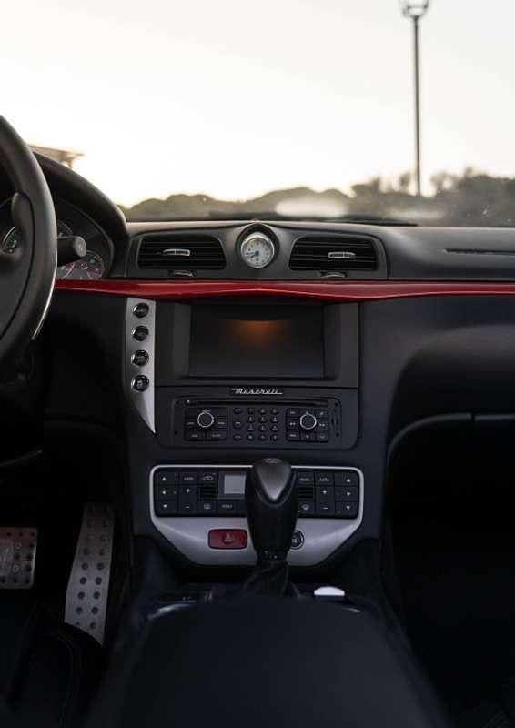 Usado Maserati GranCabrio 450 CV (330 kW) 2012 Rojo Descapotable