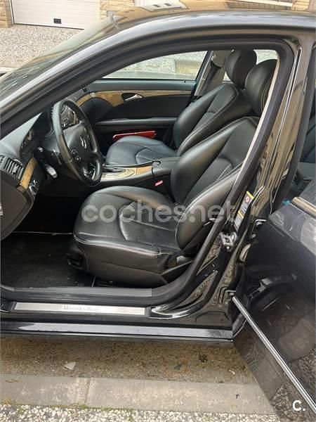 Usado Mercedes E280 Avantgarde 190 CV (139 kW) 2008 Negro Berlina