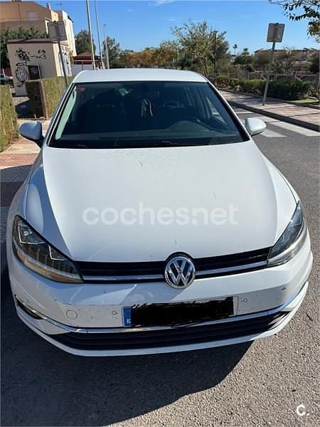 Blanco Usado 2017 VW Golf Advance Berlina | 9800 € (Super precio) - Imagen 1/4
