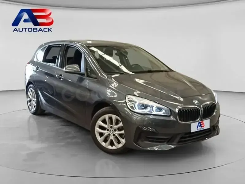 Usado BMW 225 Active Tourer iPerformance 220 CV (161 kW) 2021 Gris / plata Monovolumen