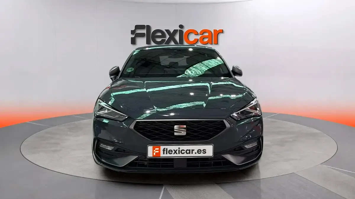 Usado Seat Leon FR 115 CV (84 kW) 2025 Gris Berlina