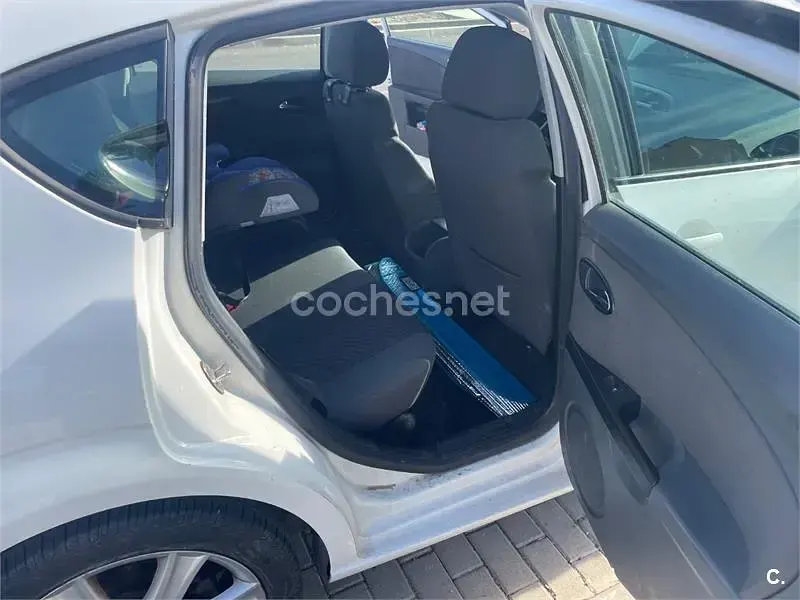 Usado Seat Leon Style 125 CV (91 kW) 2008 Blanco Utilitario
