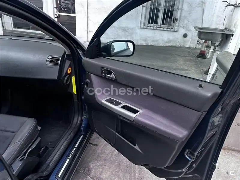 Usado Volvo V50 Summum 136 CV (100 kW) 2005 Azul Familiar