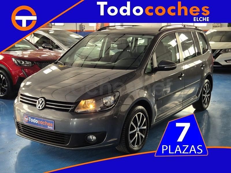 Usado VW Touran Advance 105 CV (77 kW) 2015 Gris / plata Monovolumen