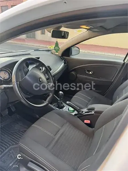 Usado Renault Fluence LIMITED 110 CV (80 kW) 2015 Blanco Berlina