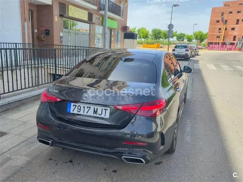 Usado Mercedes C220 200 CV (147 kW) 2023 Negro Berlina