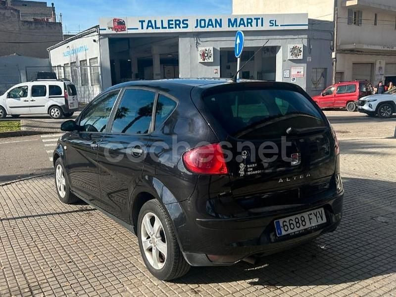 Usado Seat Altea 105 CV (77 kW) 2007 Negro Monovolumen