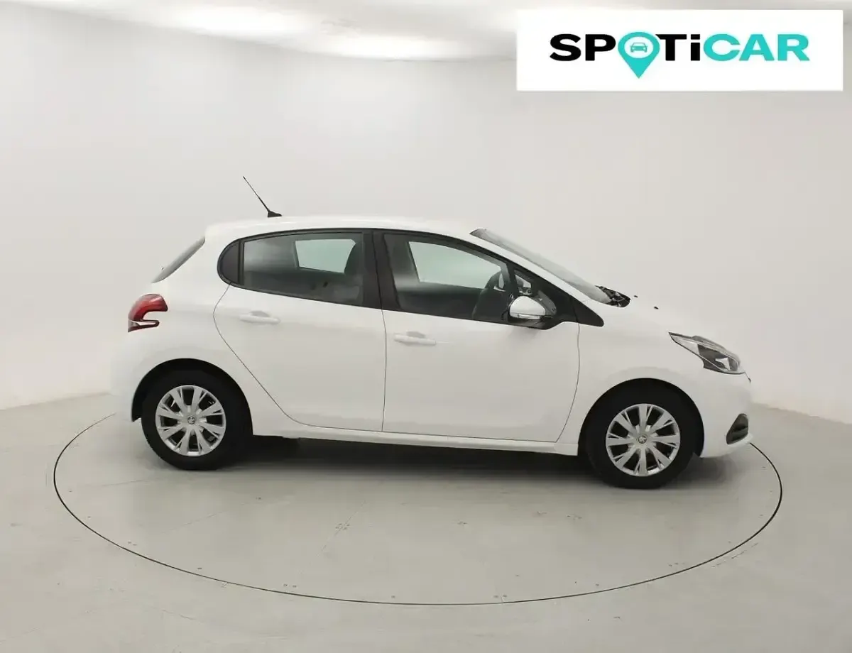 Usado Peugeot 208 Active 101 CV (74 kW) 2020 Blanco Utilitario