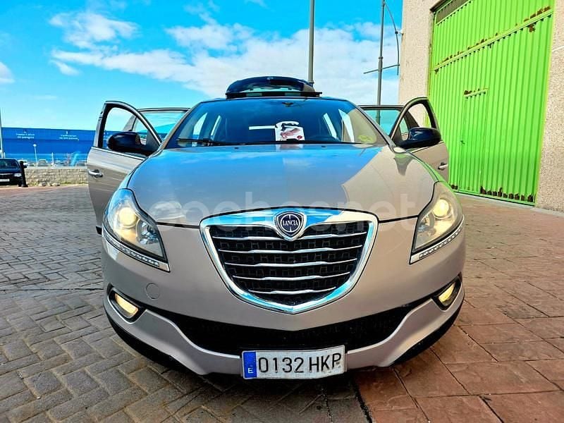 Usado Lancia Delta Gold 105 CV (77 kW) 2012 Beige Utilitario