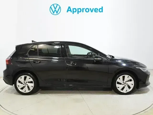Usado VW Golf VIII 115 CV (84 kW) 2025 Negro Berlina
