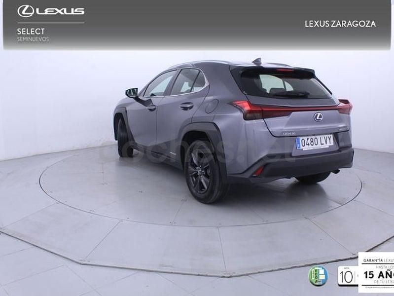 Usado Lexus UX Business Edition 184 CV (135 kW) 2022 Gris / plata SUV