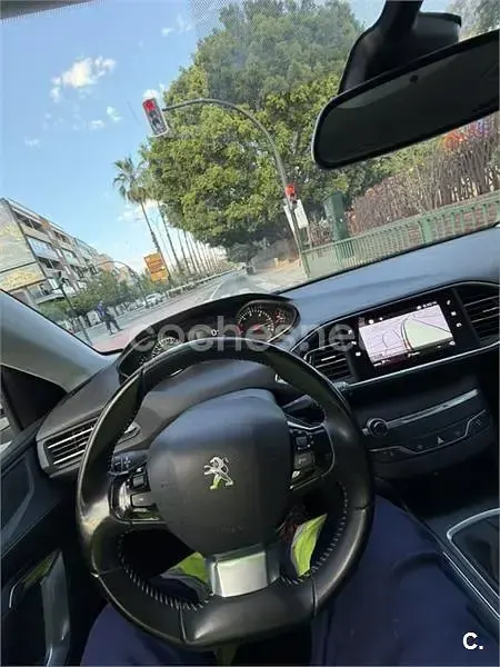 Usado Peugeot 308 Style 130 CV (95 kW) 2020 Blanco Berlina
