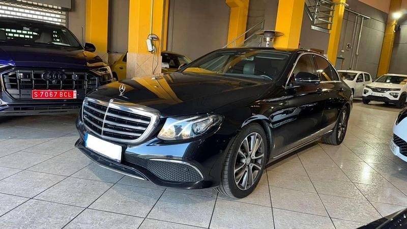Usado Mercedes E350 211 CV (155 kW) 2016 Negro Berlina