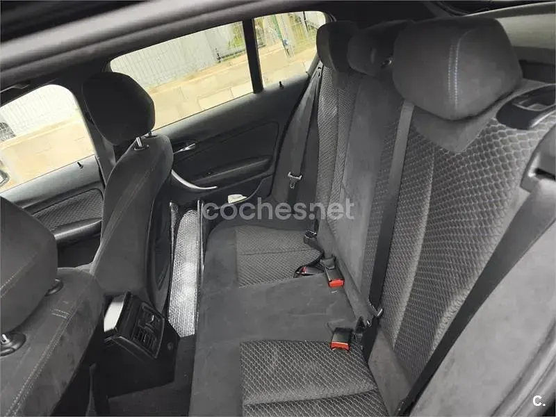 Usado BMW 120 177 CV (130 kW) 2012 Negro Utilitario