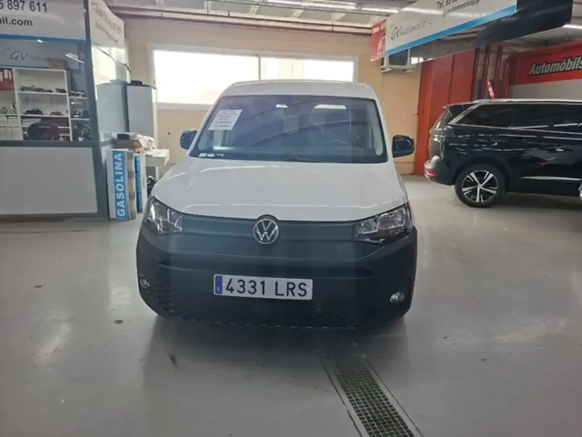 Usado VW Caddy 122 CV (89 kW) 2021 Blanco Monovolumen