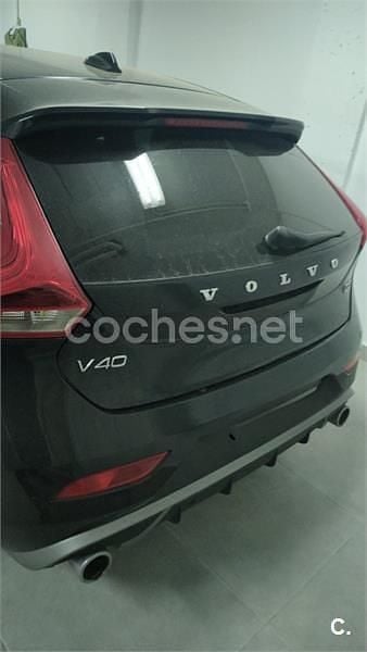 Usado Volvo V40 R-Design Kinetic 150 CV (110 kW) 2014 Negro Berlina