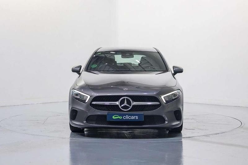 Usado Mercedes A180 116 CV (85 kW) 2022 Gris Berlina
