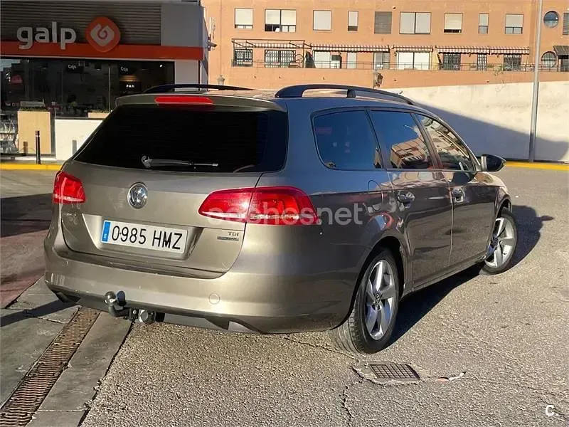 Usado VW Passat 105 CV (77 kW) 2012 Beige Berlina