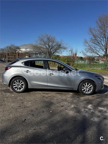 Usado Mazda 3 100 CV (73 kW) 2017 Gris / plata Berlina