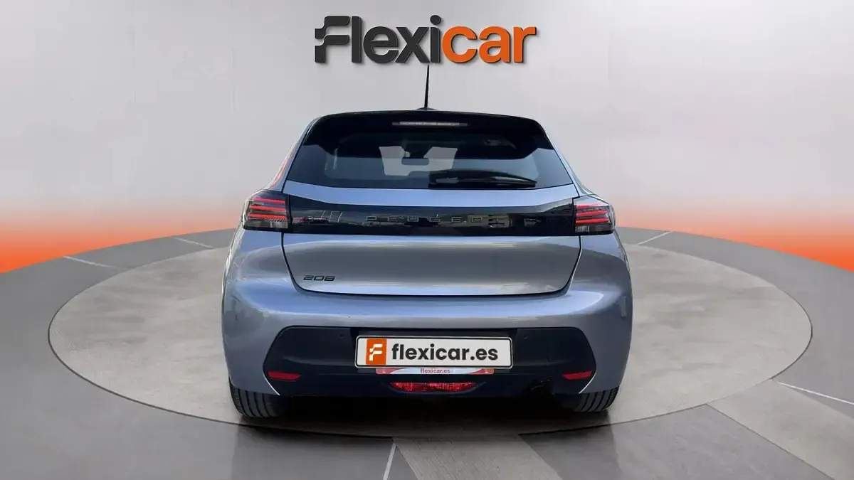 Usado Peugeot 208 Style 101 CV (74 kW) 2024 Gris Utilitario