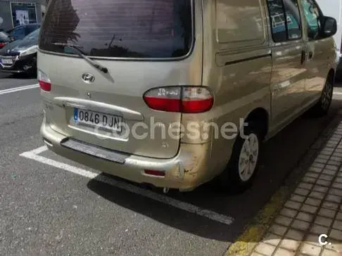 Usado Hyundai H-1 140 CV (102 kW) 2005 Beige Monovolumen