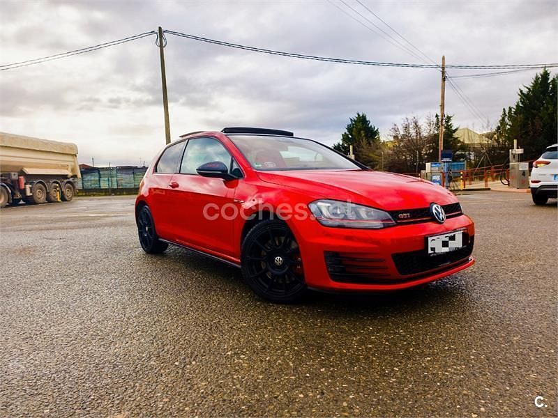 Usado VW Golf VII GTI 230 CV (169 kW) 2014 Rojo Berlina