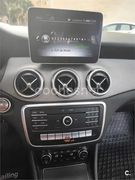 Usado Mercedes GLA200 136 CV (100 kW) 2018 Blanco SUV