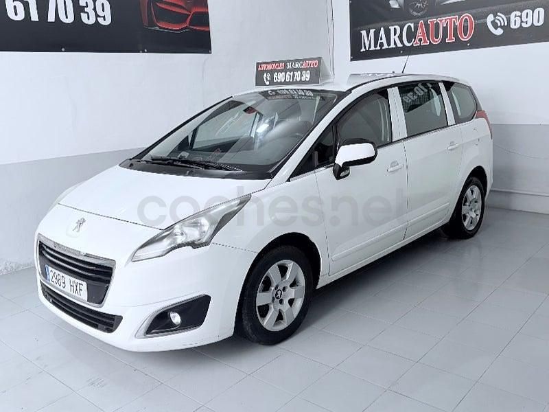 Usado Peugeot 5008 Active 115 CV (84 kW) 2014 Blanco Monovolumen