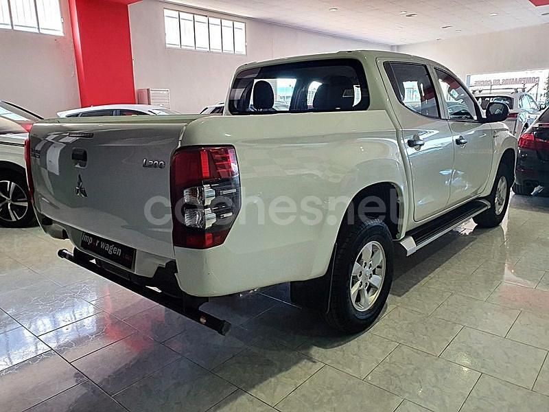 Usado Mitsubishi L200 150 CV (110 kW) 2021 Blanco Pickup/Camioneta