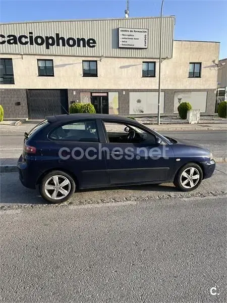 Usado Seat Ibiza Sport 100 CV (73 kW) 2009 Azul Berlina