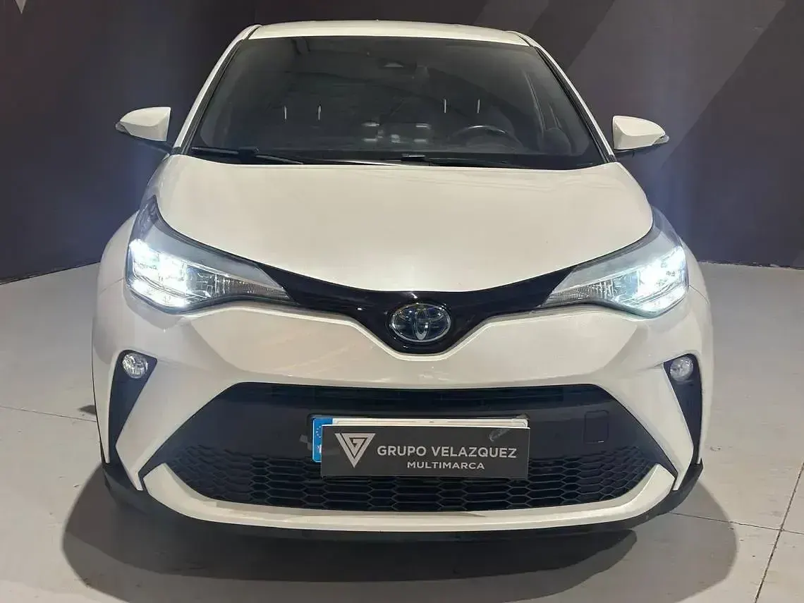 Käytetty Toyota C-HR Advance 122 HP (89 kW) 2022 Valkoinen Katumaasturi
