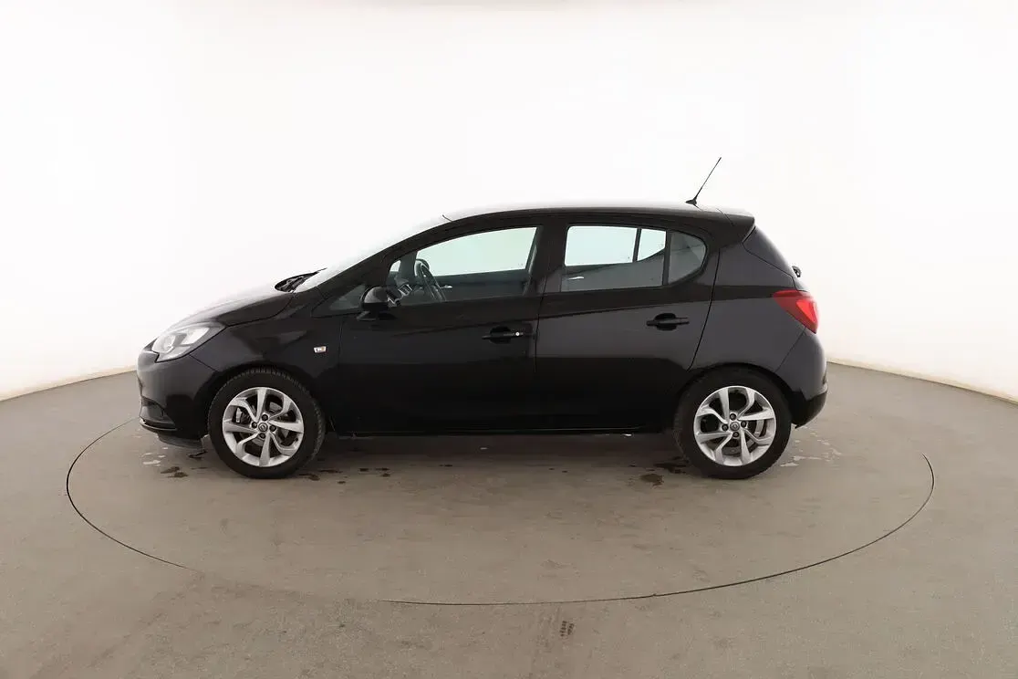 Usado Opel Corsa Selective 90 CV (66 kW) 2017 Negro Utilitario