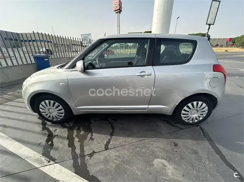 Usado Suzuki Swift GL 92 CV (67 kW) 2008 Gris / plata Utilitario