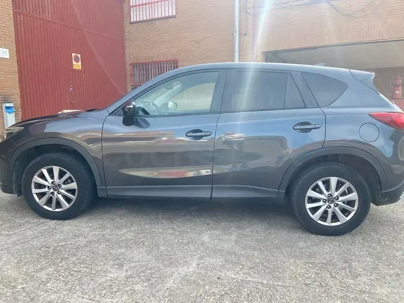 Usado Mazda CX-5 Style 150 CV (110 kW) 2015 Gris / plata SUV