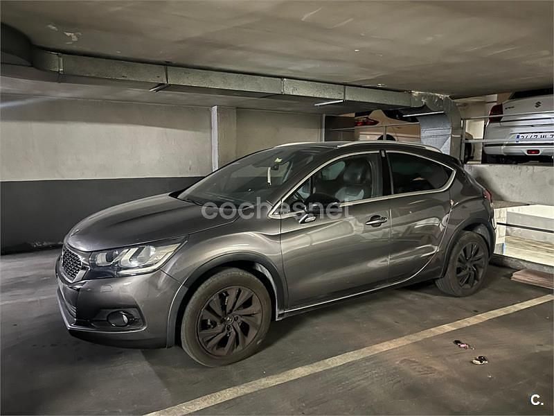 Usado DS Automobiles DS4 Crossback Style 120 CV (88 kW) 2018 Gris / plata SUV