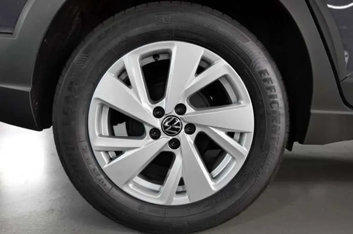 Usado VW Taigo 95 CV (69 kW) 2025 Gris SUV