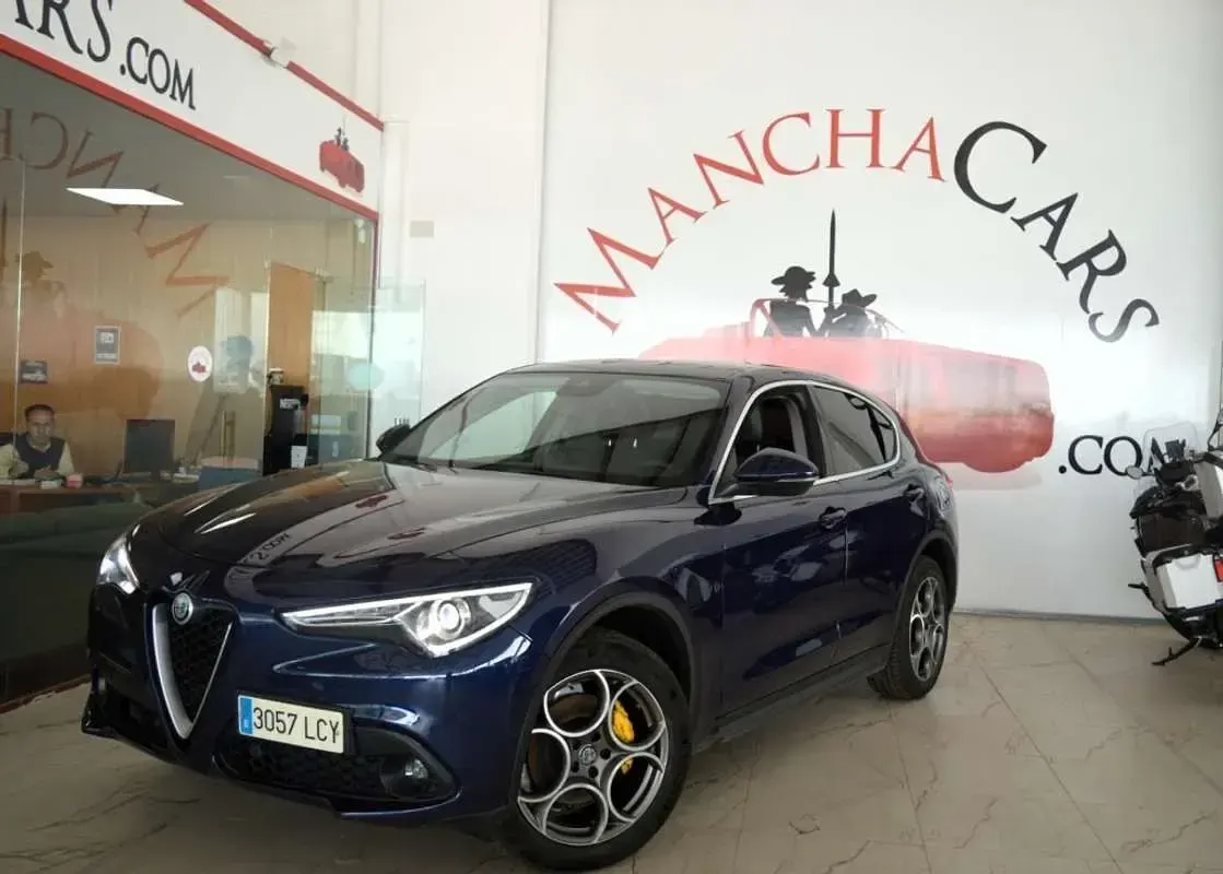 Usado Alfa Romeo Stelvio Executive 210 CV (154 kW) 2019 Azul SUV
