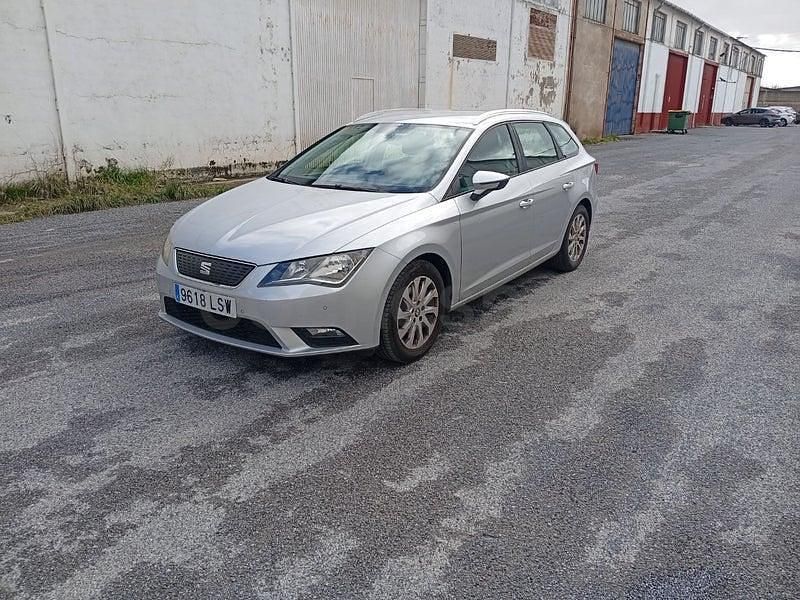 Usado Seat Leon Style 110 CV (80 kW) 2015 Gris / plata Familiar