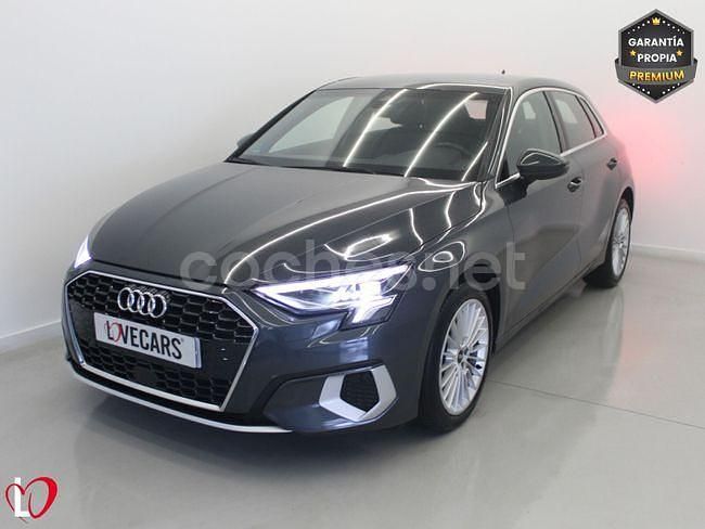 Usado Audi A3 Advanced Plus 110 CV (80 kW) 2022 Gris / plata Berlina