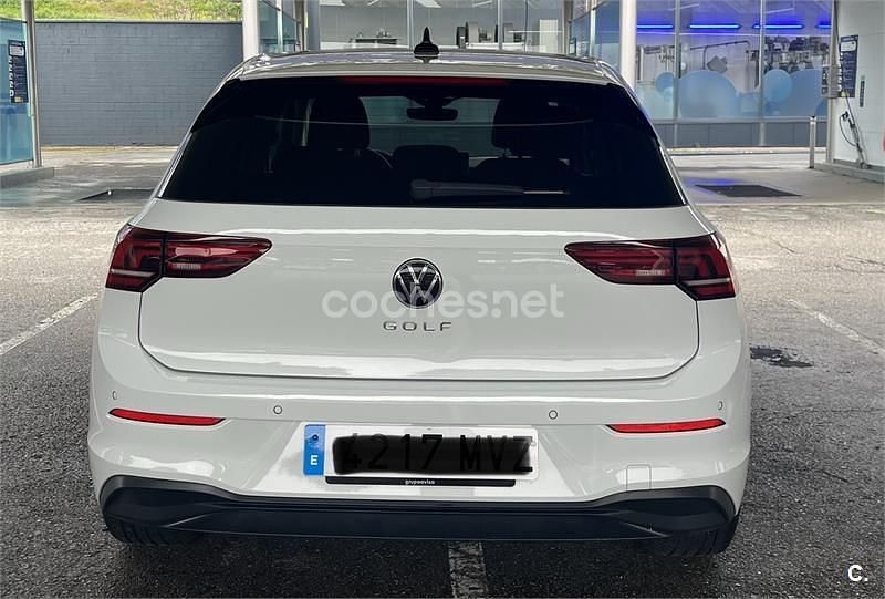 Usado VW Golf VIII 116 CV (85 kW) 2024 Blanco Berlina