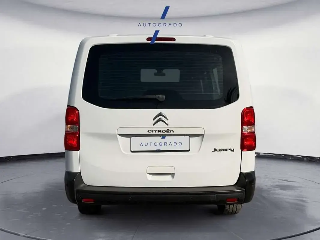 Usado Citroën Jumpy Comfort 122 CV (89 kW) 2019 Blanco Monovolumen