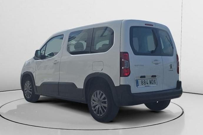 Usado Peugeot Rifter Active 102 CV (75 kW) 2023 Monovolumen